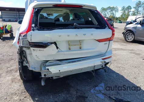 2022 Volvo Xc60 B5 Inscription z USA, uszkodzony, nr VIN YV4L12DL6N1909658